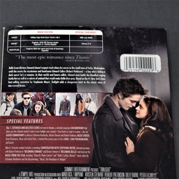 Twilight Saga Blu-ray DVD Movies 2009 2-Disc Deluxe Edition Excellent Pre-Owned - Picture 3 of 11